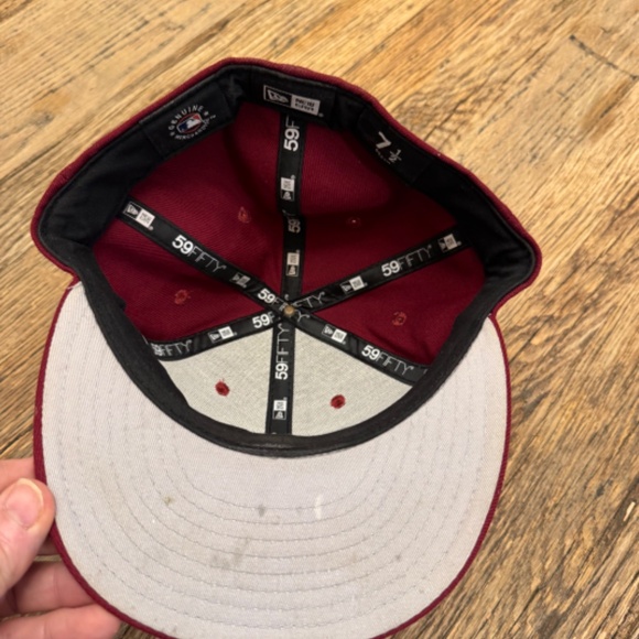 Preowned Atlanta Braves New Era 59Fifty Cardinal White Fitted Ball Cap Hat - Picture 4 of 5